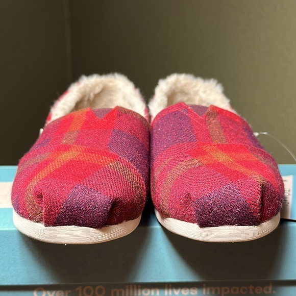 NWT TOMS Red Cozy Plaid Alpargata - Picture 4 of 14